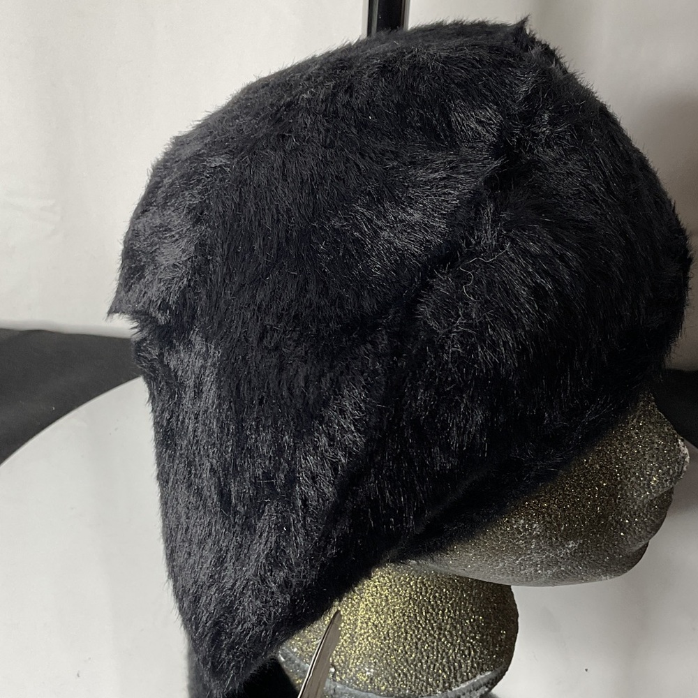 Luxurious Black Faux Fur Women's Beret - Picture 2 of 4
